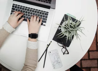 10 Ways to Make Extra Money as a Graphic Designer