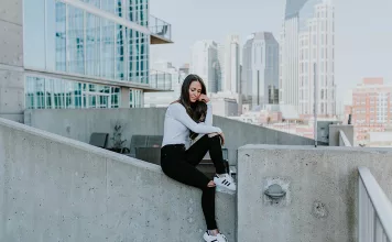 How Internet Providers Get Around War Zones