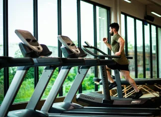 Treino de força em casa: plano prático treino de força em casa