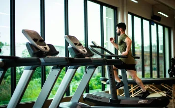 Treino de força em casa: plano prático treino de força em casa