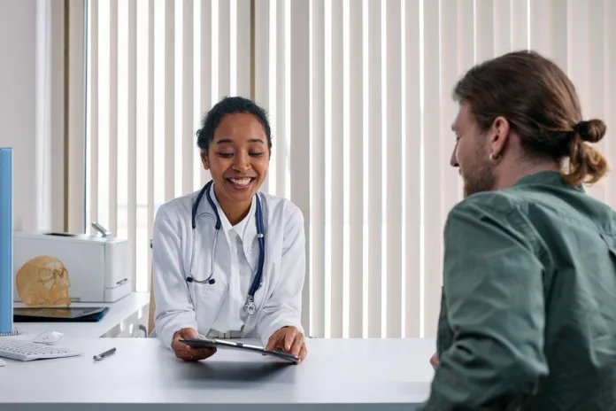 saúde do homem em consulta médica de rotina 1